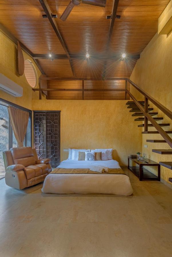 Saffronstays Althea - 4 Brd Veg Only Villa In Pawna With Jacuzzi In Every Room Lonavala Extérieur photo