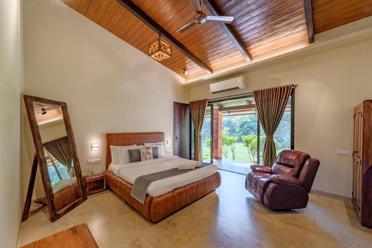 Saffronstays Althea - 4 Brd Veg Only Villa In Pawna With Jacuzzi In Every Room Lonavala Extérieur photo