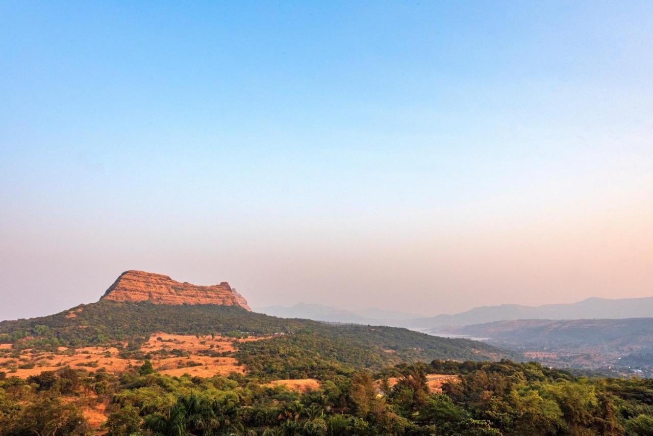 Saffronstays Althea - 4 Brd Veg Only Villa In Pawna With Jacuzzi In Every Room Lonavala Extérieur photo