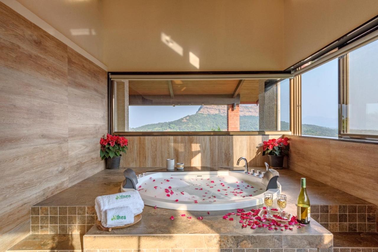 Saffronstays Althea - 4 Brd Veg Only Villa In Pawna With Jacuzzi In Every Room Lonavala Extérieur photo